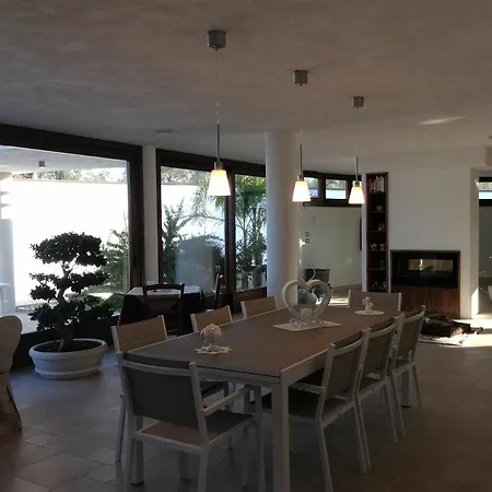 With 2 Bedrooms In Nardo, With Pool Access, Enclosed Garden A Apartment Nardo